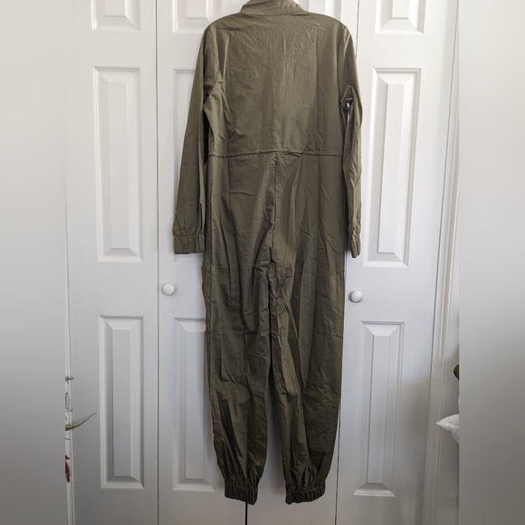 Pilot hottie Jumpsuit olive green size M Kaylee kolletion. - Picture 3 of 11